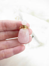 Load image into Gallery viewer, Crystal Vial Essential Oil Necklace
