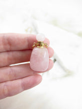 Load image into Gallery viewer, Crystal Vial Essential Oil Necklace