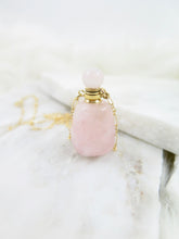 Load image into Gallery viewer, Crystal Vial Essential Oil Necklace
