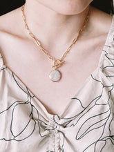Load image into Gallery viewer, Pearl Paperclip Chain Necklace