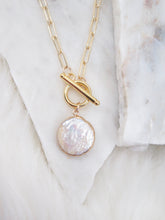 Load image into Gallery viewer, Pearl Paperclip Chain Necklace