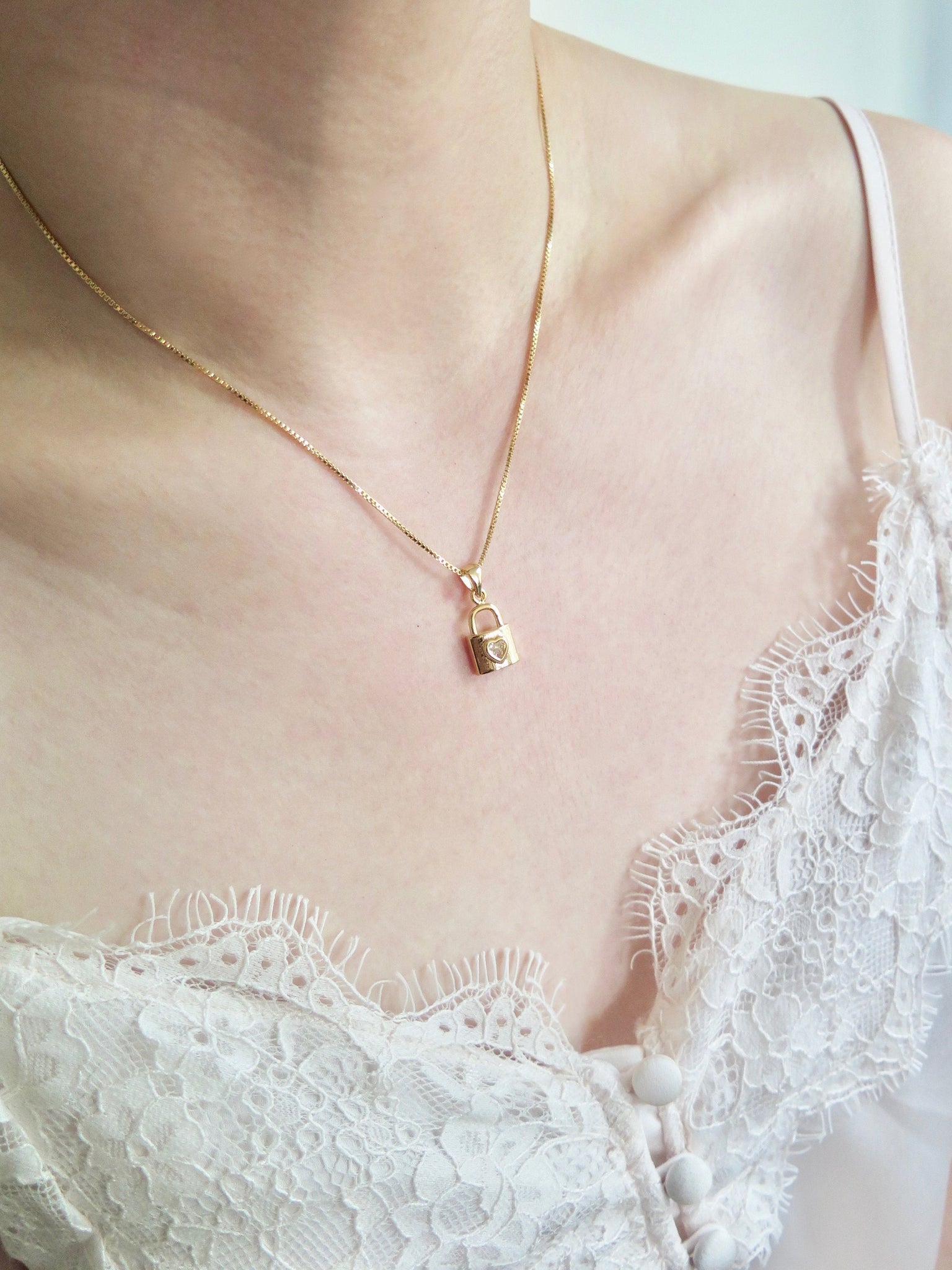 Tiny Heart Lock Necklace – MIKUKUMI