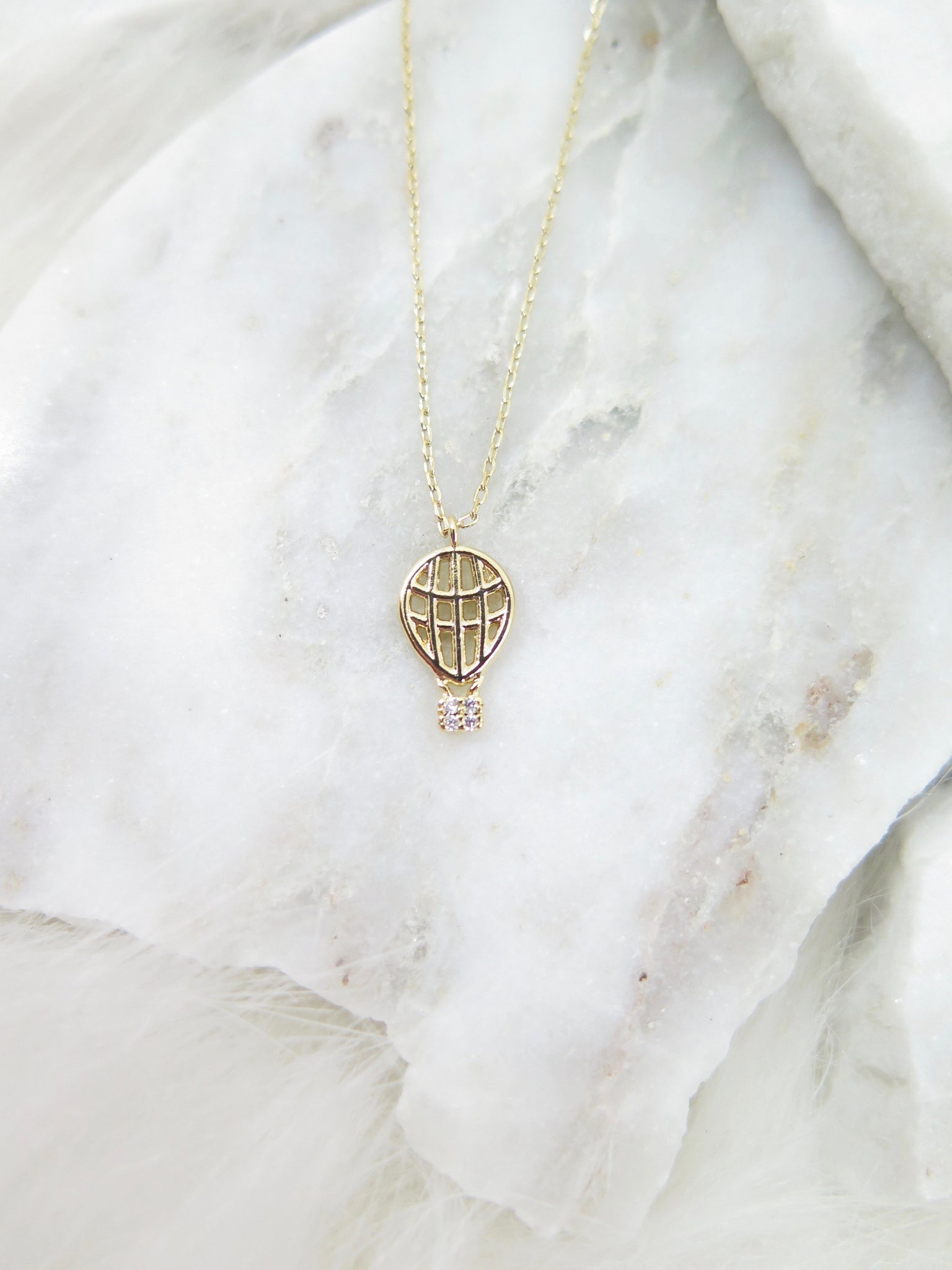 18K Gold Charm Necklace - Hot Air Balloon