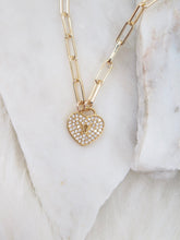 Load image into Gallery viewer, Heart Paperclip Chain necklace
